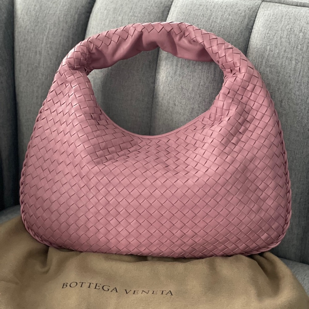 Bottega Veneta The Veneta Hobo Bag Medium Pink